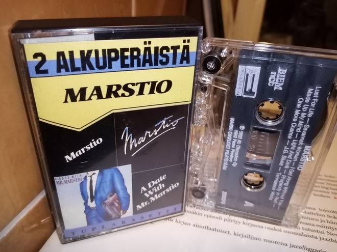 C-KASETTI :  MARSTIO :  2 ALKUPERÄISTÄ ( SIS POSTIKULU  )