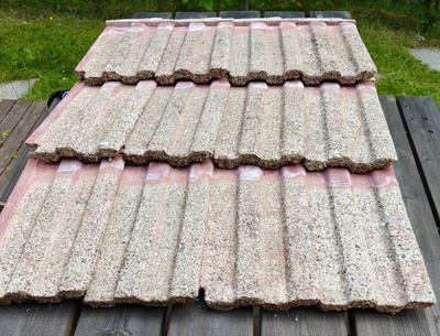 Kattotiiliä (Painepesurilla pestyjä  (Pohjois Turussa)