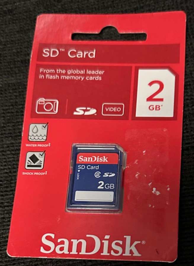 SanDisk 2Gb SD muistikortti - UUSI