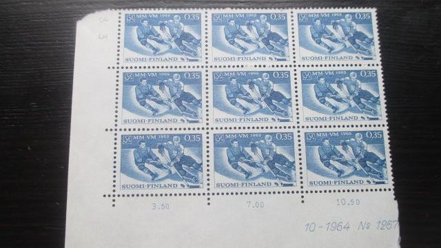 Jääkiekon MM-kisat 1965 9:lö numerolla **