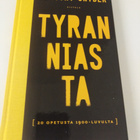 Timothy Snyder: Tyranniasta - pikkukuva 1