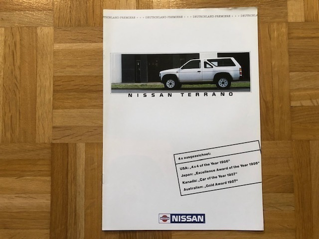 Esite Nissan Terrano I, 1987 / 1988