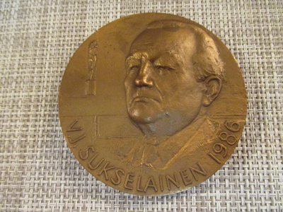 V. J. Sukselainen  mitali 1986 / Heikki Nieminen.