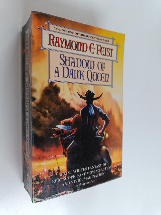 Raymond E Feist : Shadow of a Dark Queen