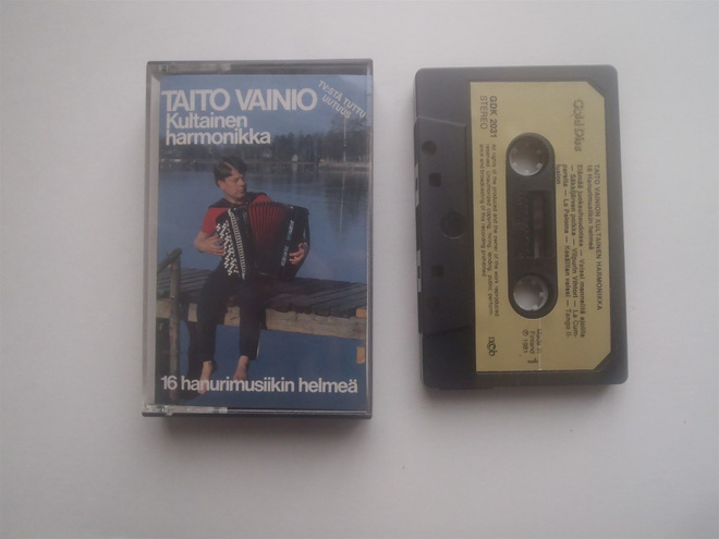 TAITO VAINIO - KULTAINEN HARMONIKKA c-kasetti