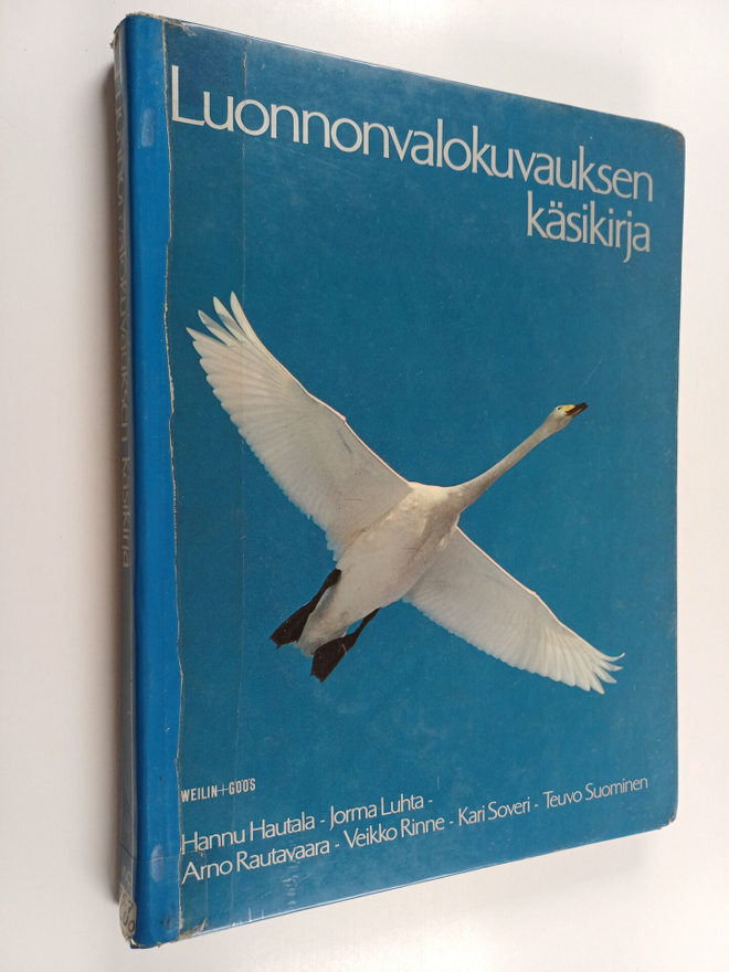Hannu Hautala : Luonnonvalokuvauksen käsikirja