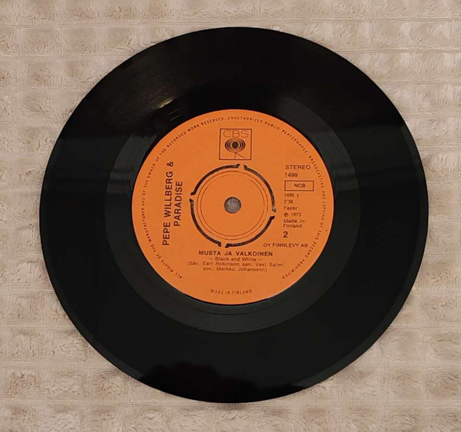 Pepe Willberg & Paradise Julie-Anne 7"Single