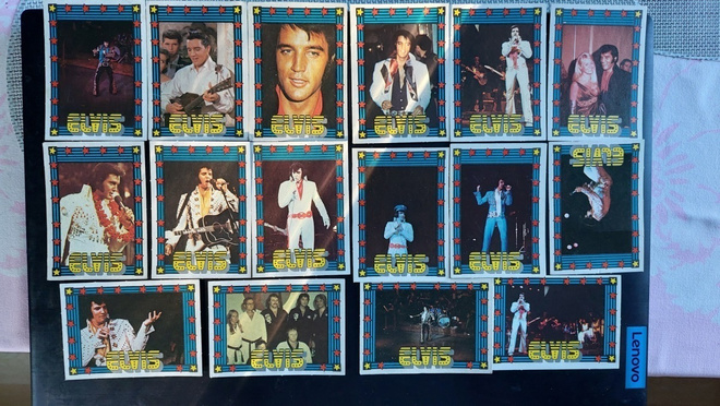 Elvis Presley purkkakuvia yht. 16 kpl