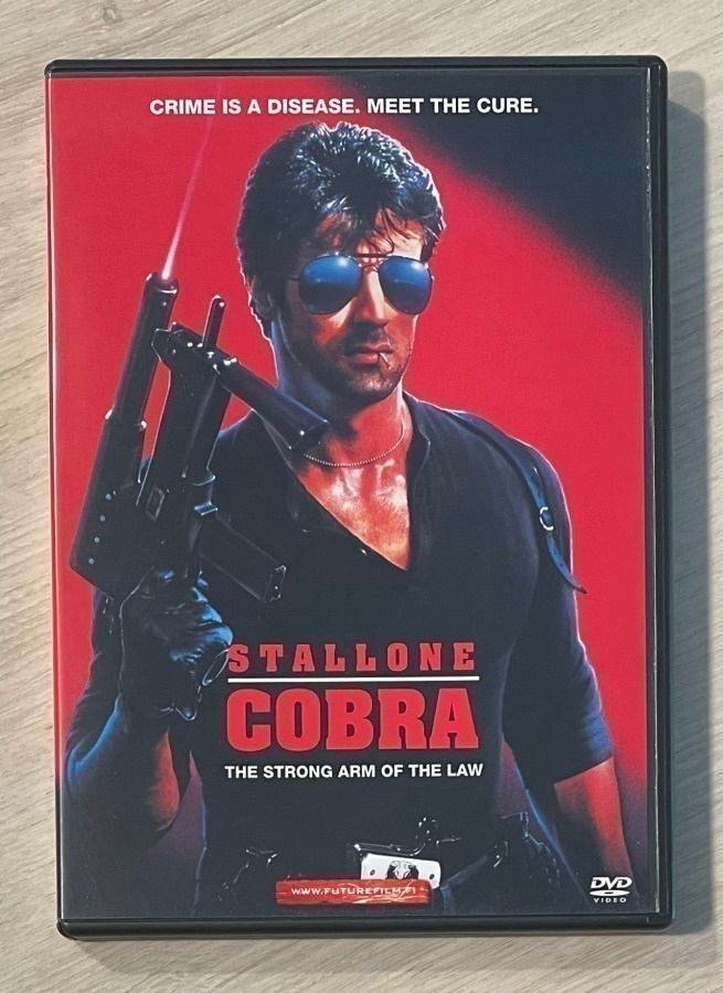 COBRA - lain vahva käsi (1996) Sylvester Stallone