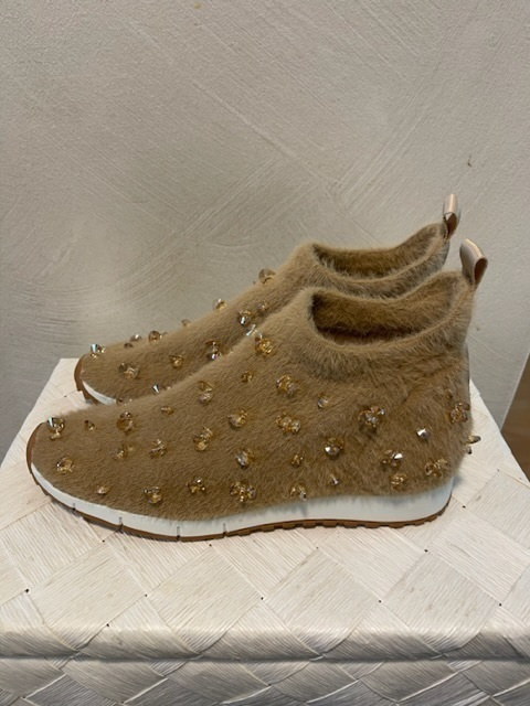 Uudet ”timanttikoristeiset” varsisneakerit koko 39