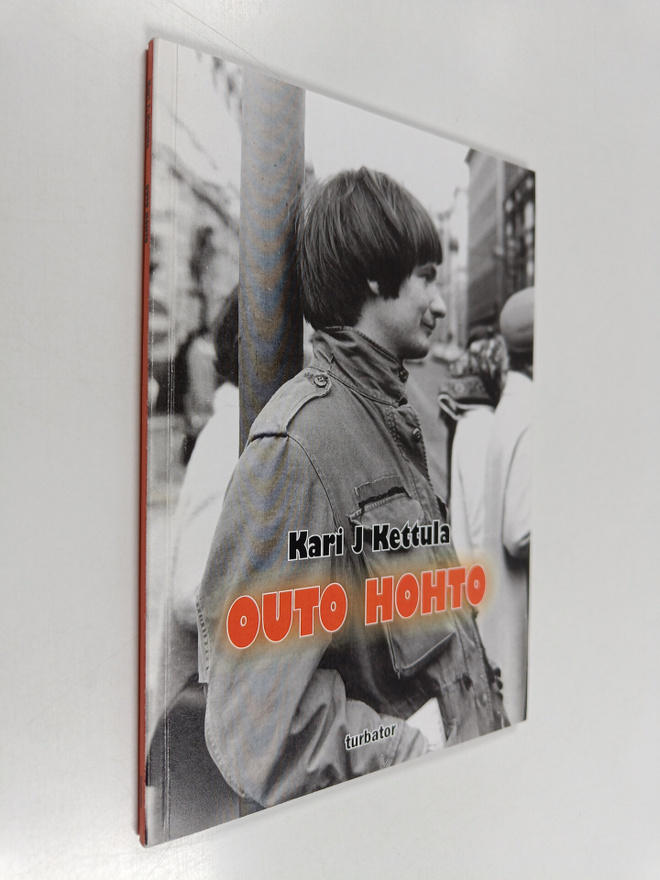 Kari J. Kettula : Outo hohto : facebooktarinoita (signeer...