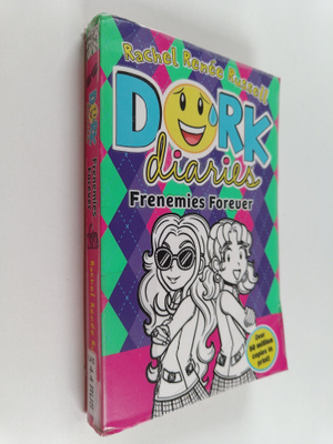 Rachel Renee Russell : Dork diaries 11 : Frenemies forever