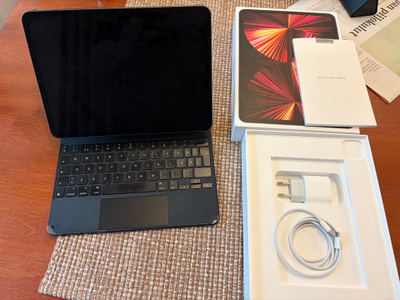 iPad Pro 11" M1 128 GB Wifi + Magic Keyboard