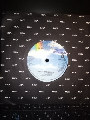 7" single : White SPIRIT : HIGH UPON HIGH ( SIS POSTIKULU)