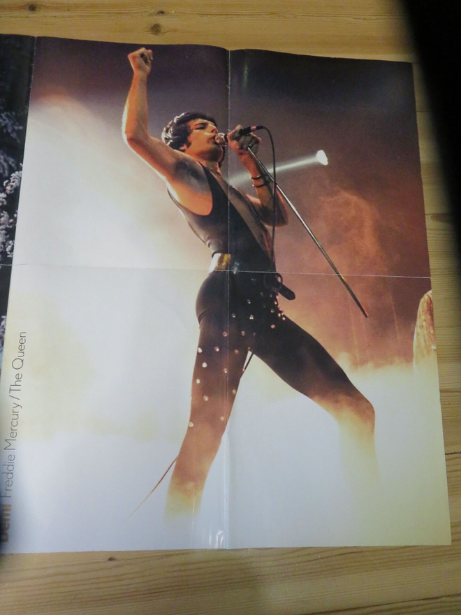 Juliste 4 samassa DEMI lehdestä mm. Freddie Mercury