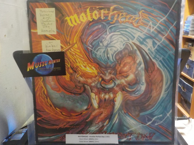 MOTORHEAD - ANOTHER PERFECT DAY. TOUR BOOK +SIGNATURES X 2