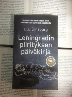 Lidia Ginzburg - Leningradin piirityksen päiväkirja (nid.)