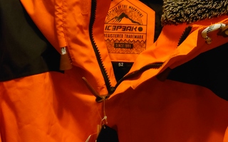 MIESTEN ICEPEAK TAKKI UUSI