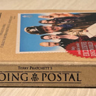 Terry Pratchett: POSTI KULKEE (2010) minisarja (UUSI) - pikkukuva 3
