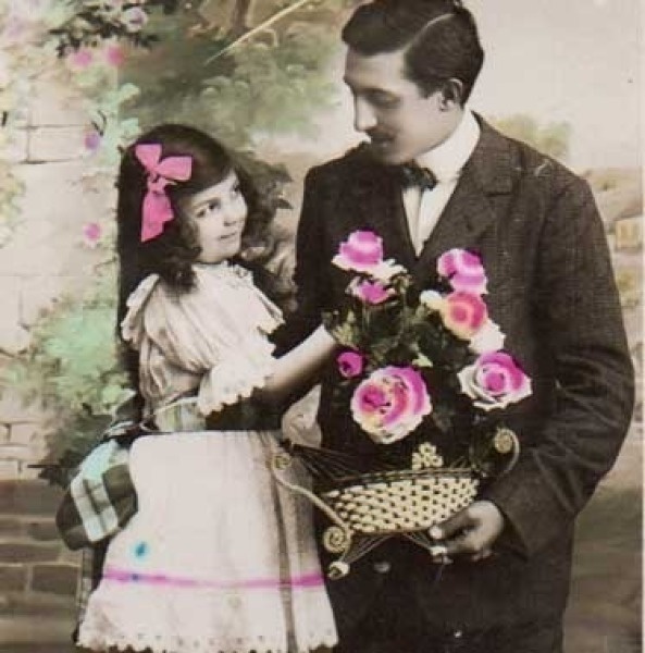 ISÄ / Kaunis pieni tyttö ja komea nuori isä. 1900-l.