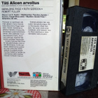 VHS VIDEONAUHA TÄTI ALICEN ARVOITUS ( SIS POSTIKULU) - pikkukuva 2