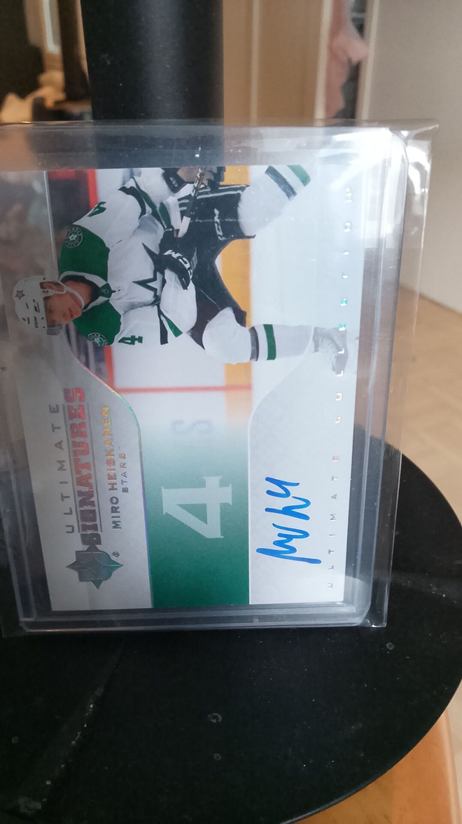 Rare ultimate signature Miro Heiskanen!