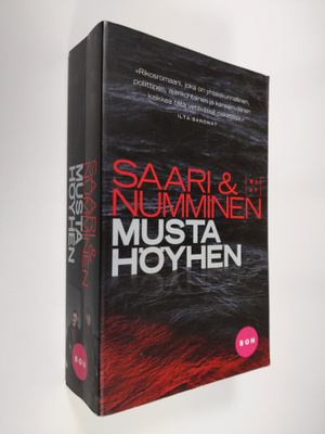 Mauno Saari : Musta höyhen