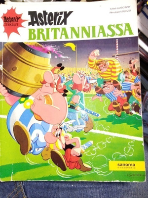 ASTERIX BRITANNIASSA ( ENSIPAINOS) SIS POSTIKULU