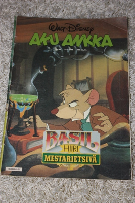 Aku Ankka # 49 / 1986 – Basil Hiiri -mestarietsivä