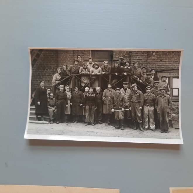 valok Kotka Hallan työporukka -50-l?  17,5*10,5