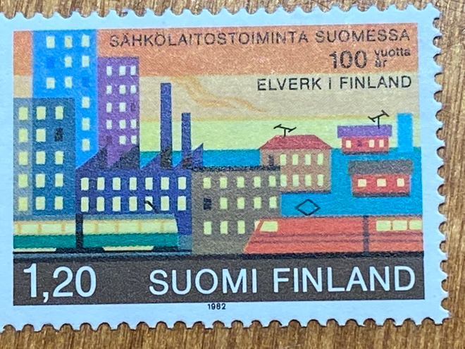 SÄHKÖLAITOSTOIMINTA 100 VUOTTA**