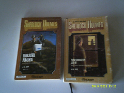 Sir Arthur Conan Doyle: Sherlock Holmes-pokkarit (2 kpl)