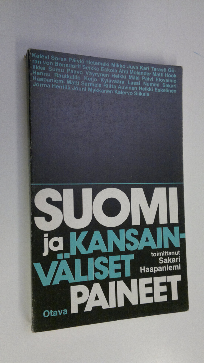 Sakari (toim.) Haapaniemi : Suomi ja kansainväliset paineet