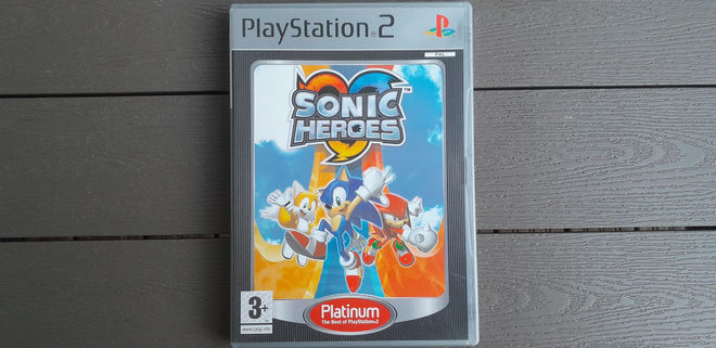 PS2: Sonic Heroes peli (2004)