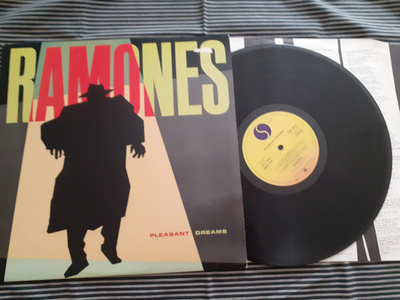 RAMONES Pleasant Dreams LP