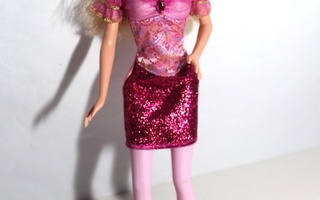 MATTEL - VAALEAHIUKSINEN BARBIE -