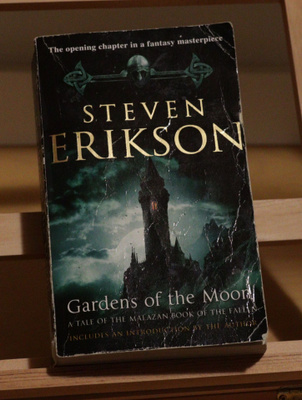 Gardens of the Moon (Steven Erikson)