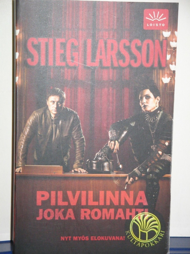 Stieg Larsson : PILVILINNA JOKA ROMAHTI