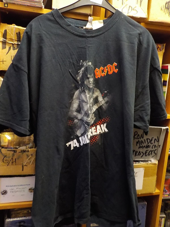 AC/DC '74 JAILBREAK T-PAITA KOKO 2XL