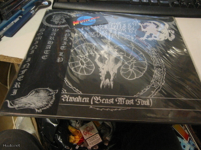 DOMINI INFERI / WARHATE - AWAKEN / UNTITELE D LP EX+/M-