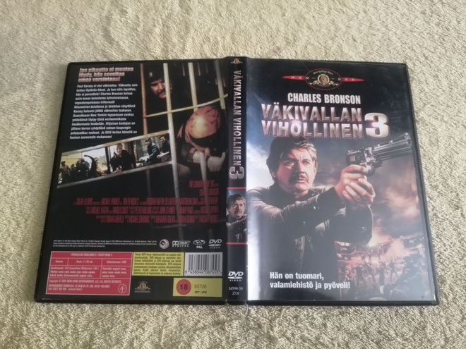 VÄKIVALLAN VIHOLLINEN 3 DVD
