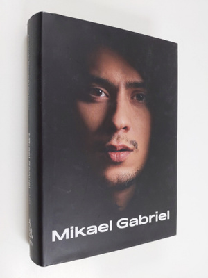 Anton Vanha-Majamaa : Mikael Gabriel : alasti