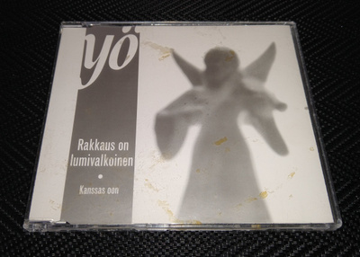 YÖ RAKKAUS ON LUMIVALKOINEN CD SINGLE