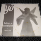 YÖ RAKKAUS ON LUMIVALKOINEN CD SINGLE - pikkukuva 1