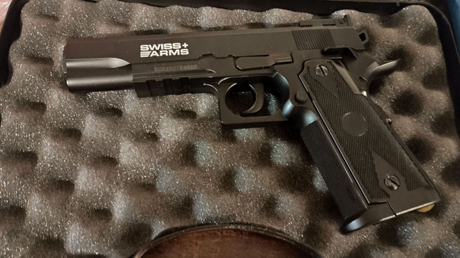 Swiss Arms P1911 Match 4.5mm CO2-ilmapistooli