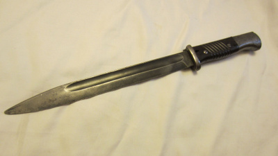 Saksalainen pistin Mauser 1898 kivääriin.