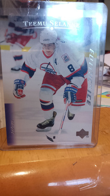 Upper deck electric ice Teemu Selänne!