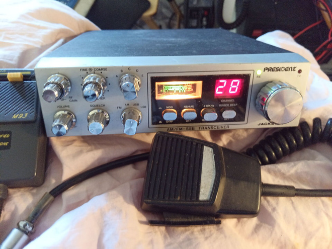 President jackson mk1  CB-radio ja mikrofonit hopeanaama