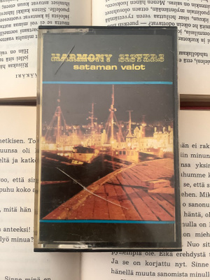 Harmony Sisters - Sataman valot (kasetti)