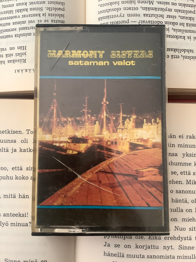 Harmony Sisters - Sataman valot (kasetti)